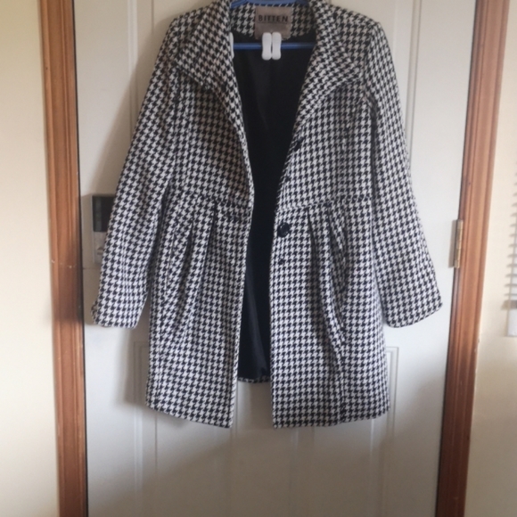 Coat - Picture 1 of 1